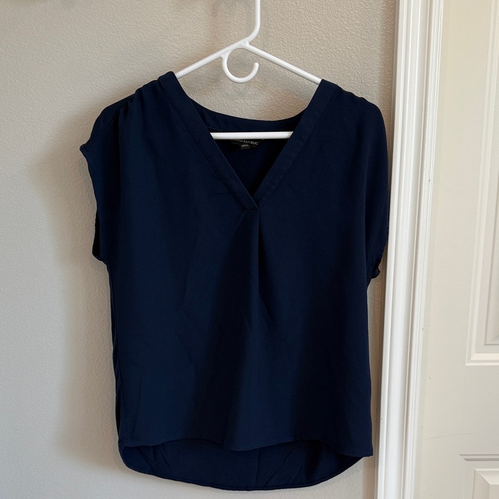 Banana Republic Deep Blue V-Neck Blouse GUC